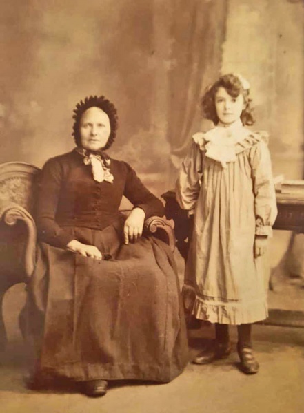 File:An17MarieBlondel&LilyGlover.jpg