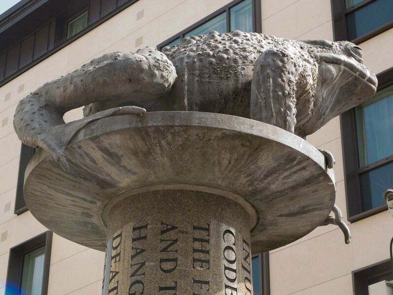 File:W22SculptureToad4.jpg
