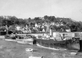 St Aubin's Harbour in 1944