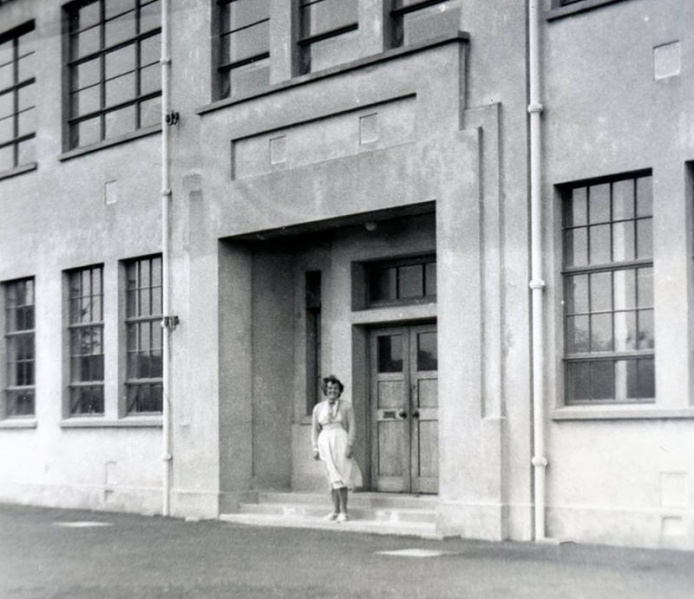 File:Su17GrouvilleSchoolMissGibbons1953.jpg