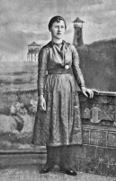 Florence Battam, nee Holley, aged 19 in 1900