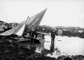 Shrimping at the Minquiers