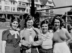 Pre-war fashion at West Park - picture taken in 1937