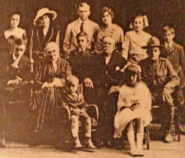 File:Anc15PicotAlfredFamily.jpg