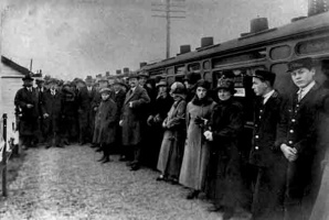 Passengers had to wrap up in warm clothing because the carriages were not heated