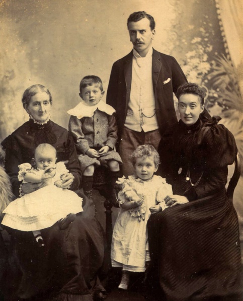 File:Anc15JoslinKittsFamily.jpg