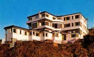 The Seagrove Hotel was built on the cliffside at Corbiere