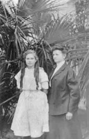Mary Anne Folley and her granddaughter Susan in 1914