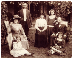 Jouanne and Le Bailly family in 1910
