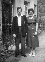 Margaret and Richard Gallichan at 1 Val Plaisant