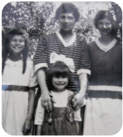 Avice, Kathleen and Peggy Le Seelleur and their mother, Florence Mary, nee Fosse,1916