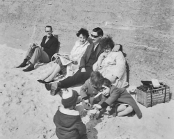 A family beach outing in 1965 ...