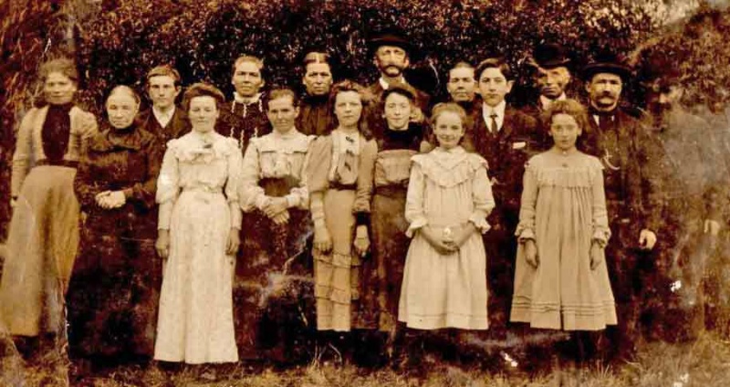 File:StLFarmingFamilies1900c.jpg
