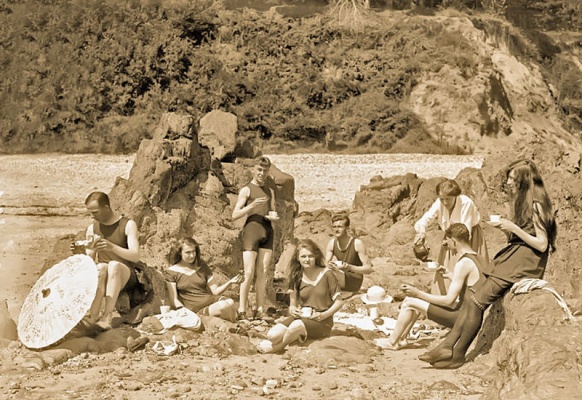 We have no information about this photograph except that it was taken in 1919 in Jersey. Various locations have been suggested