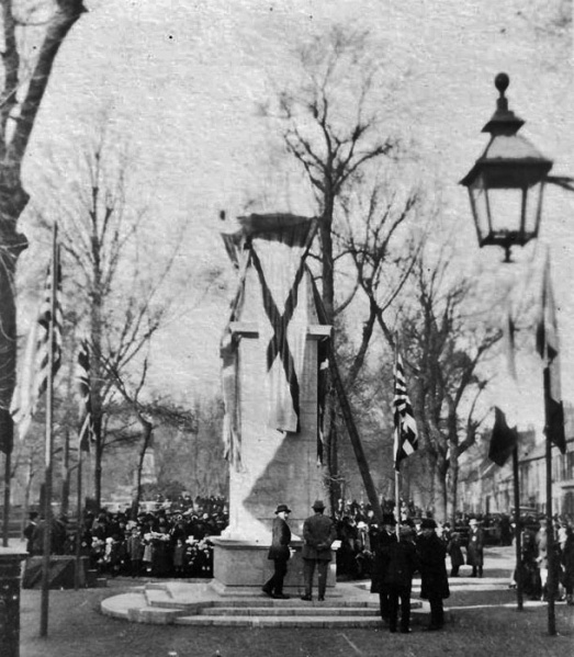 File:Su16Cenotaph1923.jpg