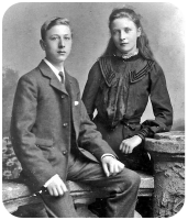 Siblings Hubert Raymond Davis and Gladys Emily