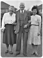 Charles Philip Walker with his daughters Gwendoline May and Ella Louise