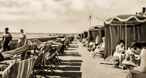 Windbreak tents were popular on the promenade - date unknown