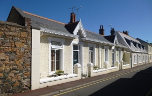 ... it's along this final stretch that there is a row of lovely, single-storey cottages ...