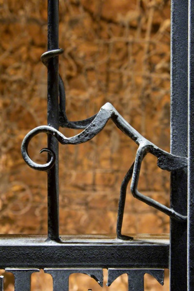 File:W22SculptureWitchcraft3.jpg