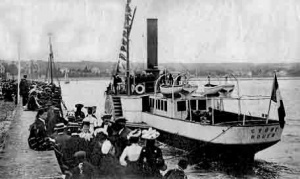 Le Cygne arriving in Carteret from Jersey