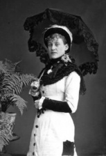 Miss Harrison photographed by Ernest Baudoux