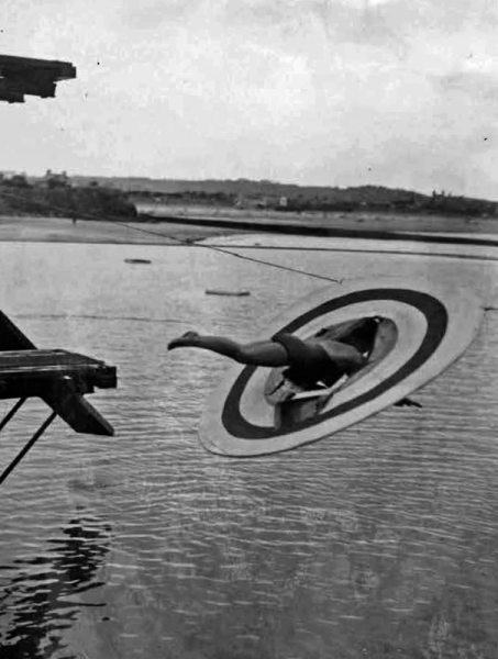 File:H25JSC1930Album35TargetDiving.png