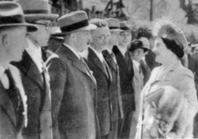 The Queen meets ex-servicemen