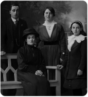 Charles George Dumond with his mother and sisters