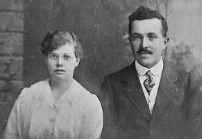 Ernest John Le Breton (1892-1972), born in Jersey, the son of Charles John (1857-1933) and Elise Esther, nee Dolbel (1857-1937), and Lylia Le Maistre (1889-1967) whom he married in 1918. They emigrated to the USA in 1920 and had four children