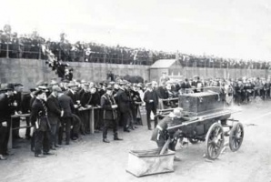 A new fire engine demonstrated on the Albert Pier in 1913