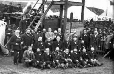 A meeting at Jardin d'Olivet