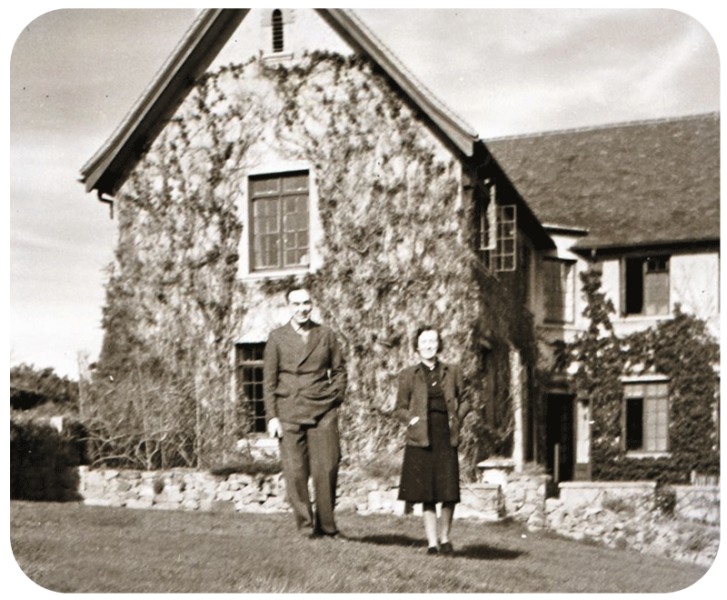 File:W24AlexanderCoutanche&Wife1946c.png