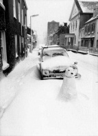 Aquila Road under snow