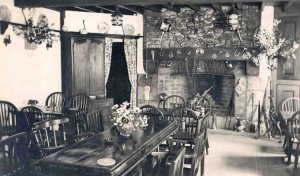 1905 - an interior view taken at the same time as the outdoor picture at the top of the page