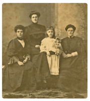Ruth Buckingham with May, Mabel and Annie Ahier