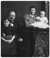 Philippe, Annie, May and Mabel Ahier
