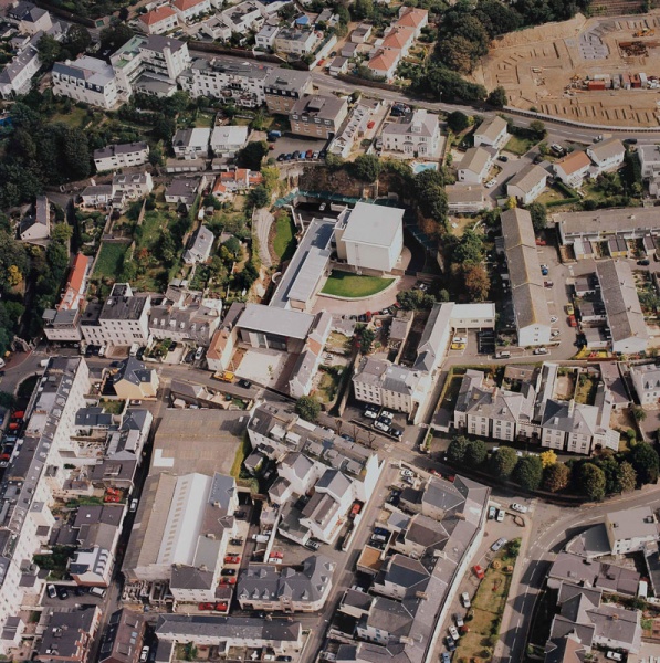 File:H23ArchiveAerial2000.jpg