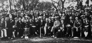 1929 crowd picture