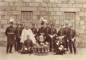 Militia members in 1900