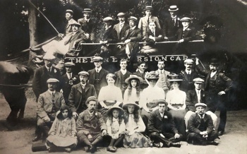 A Lion excursion car photographed by Albert Smith