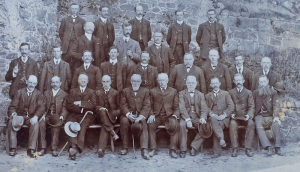 The members of the municipality in 1910