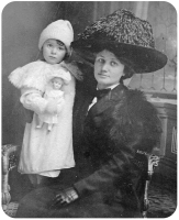 Stephanie Knowles, nee Martin) (1889-1978) with her niece Victoria Geisler