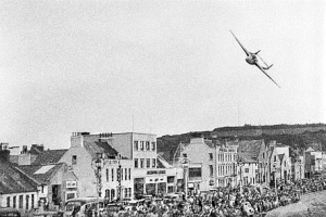 A Vampire flies low in 1959