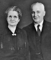 Henry and Esther Collin, nee Vilton, (Harry and Essie) in about 1930