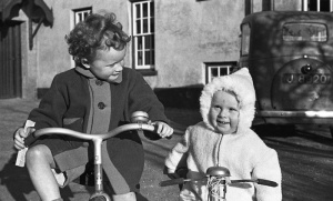 Roger and Margaret de Carteret in 1948