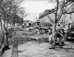 Cutting down trees in 1962 to widen the road and create parking - picture Evening Post