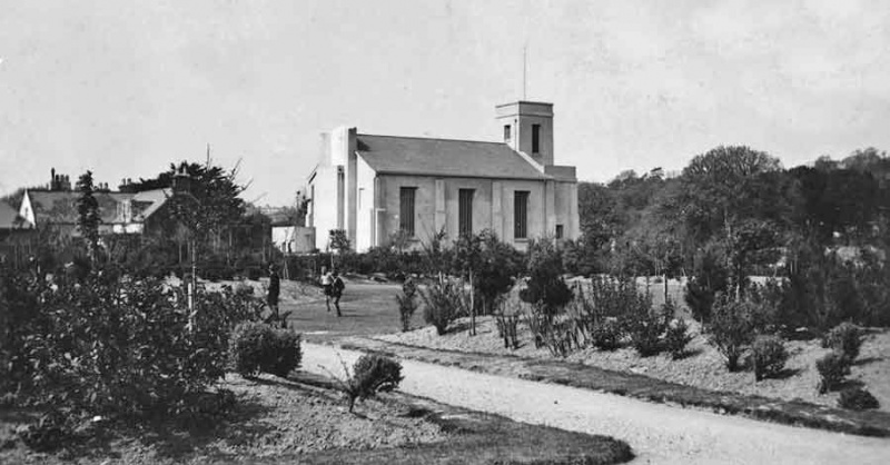 File:GlassChurch1930s2.jpg