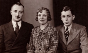 Ella May Simon, nee Norman, with sons Roy Francis and George