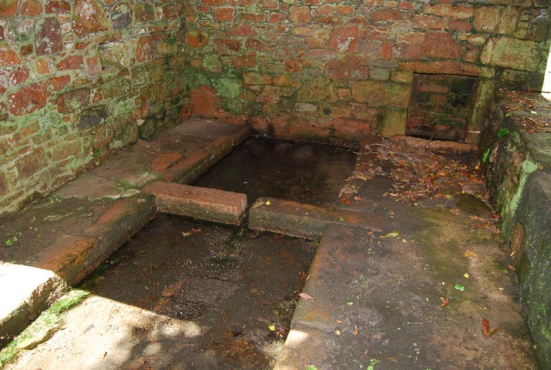 The washing place - fontaine, douet et lavoir - which gave the property its new name